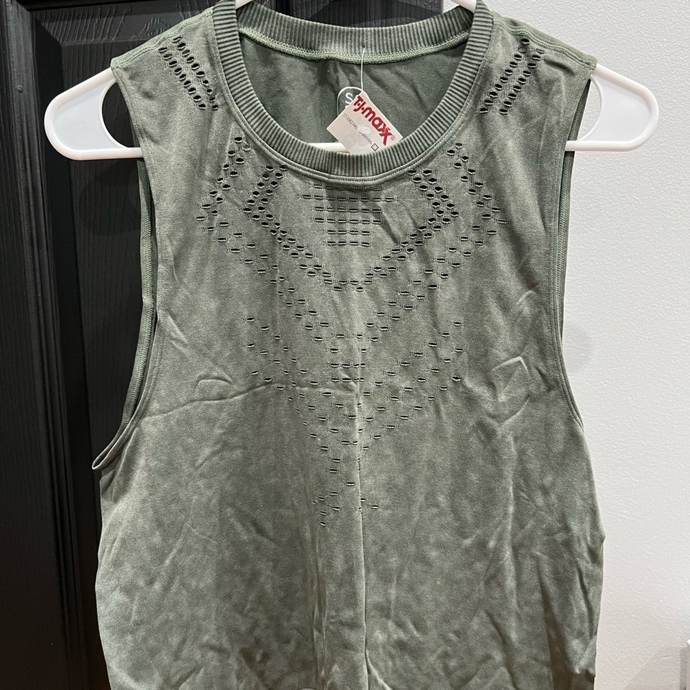 Olive green crop workout tank, size small